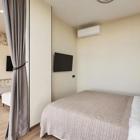 Siesta Platinum Sea View
